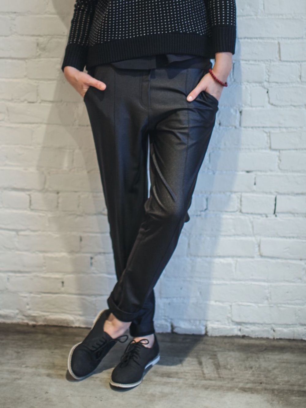 Lululemon Shine Trouser Black Jogger Style Pants Taper Ankle Shimmer Shiny Front